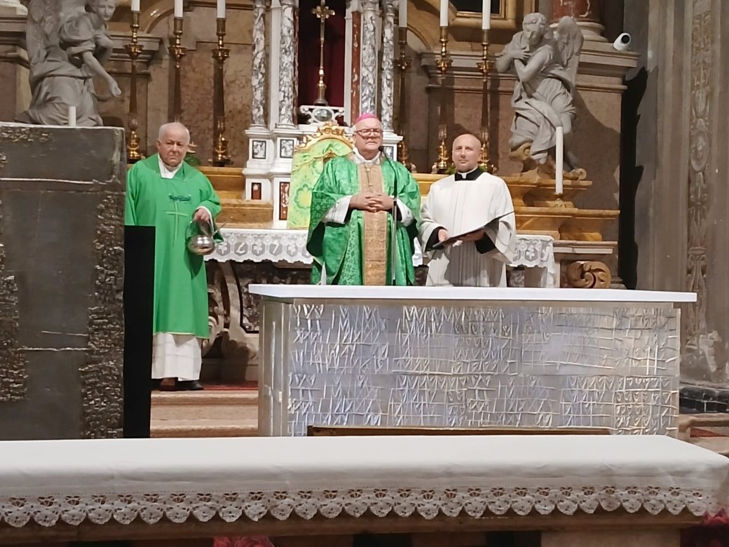 Giorgio Celiberti,Giorgio Celiberti Ferrara,Coro Le Colone,Coro Le Colone Castions di Strada,Cattedrale di San Giorgio Ferrara,Arte e musica friulana,Opere di Giorgio Celiberti,Celiberti e Le Colone,Parole e musica per un domani,Percorsi di pace
